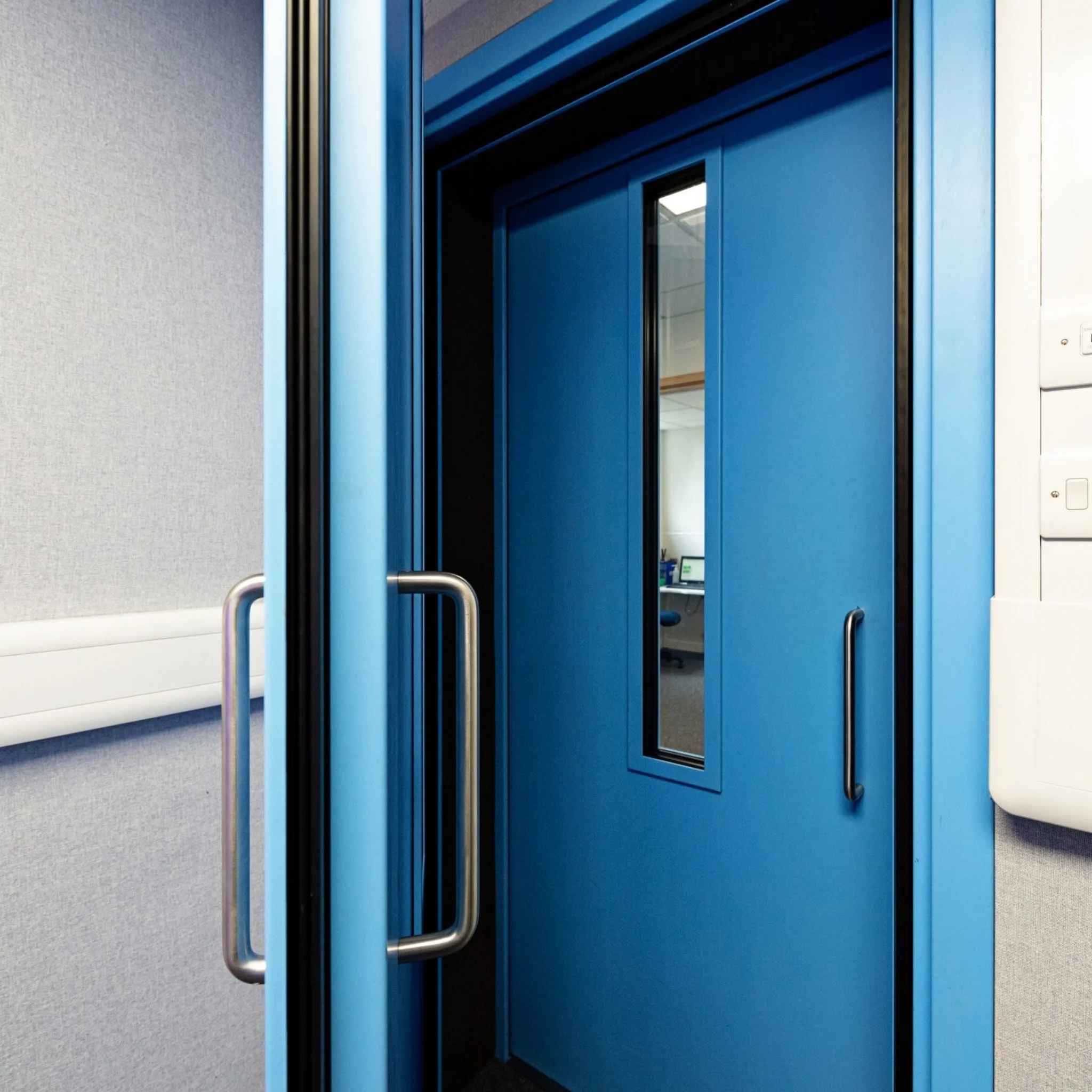 High STC soundproof acoustic door panel assembly detail